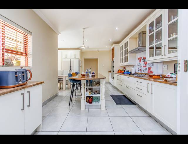 6 BEDROOM HOUSE TO LET IN FOREST TOWN